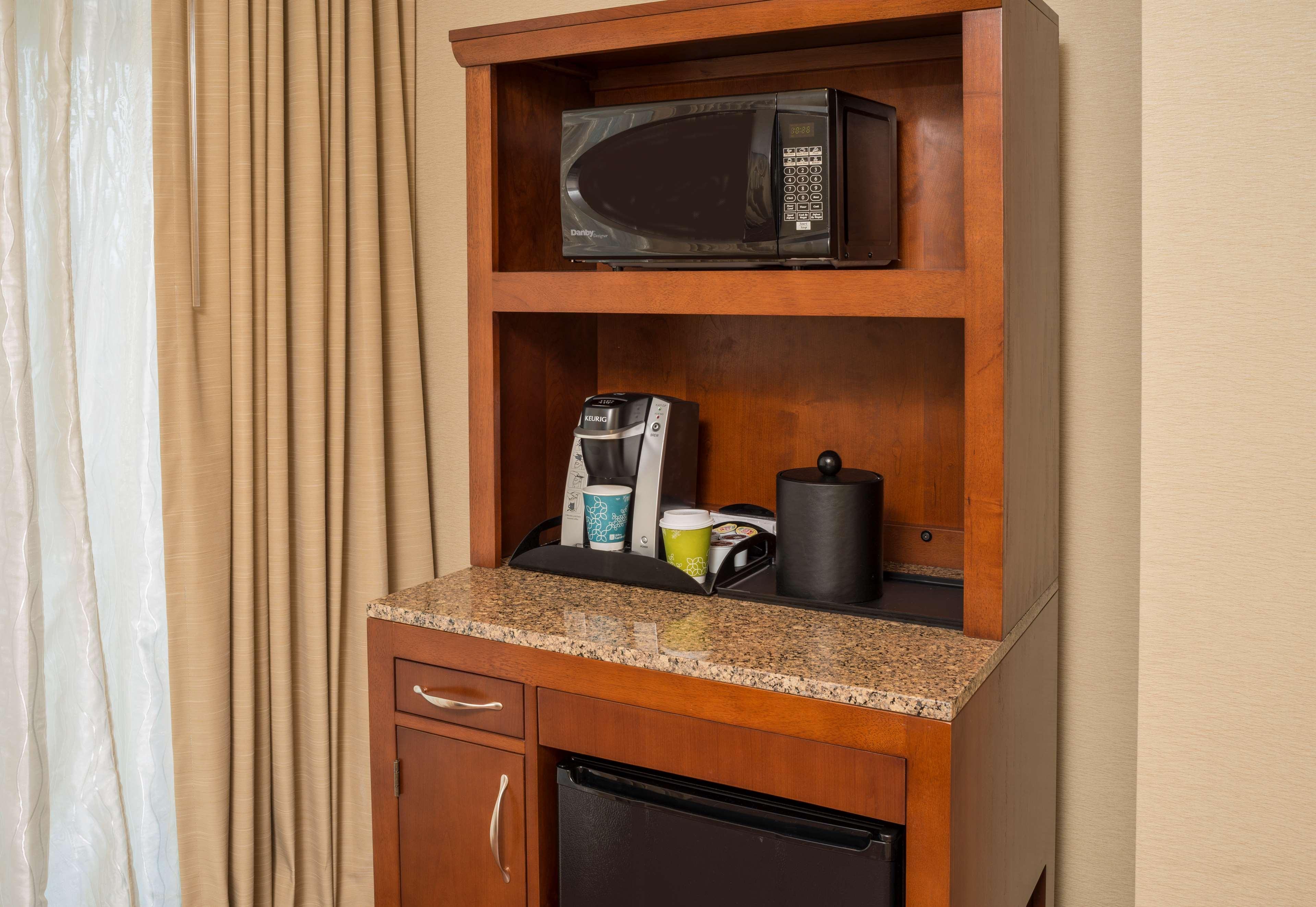 Hilton Garden Inn Alexandria Old Town National Harbor Exterior foto