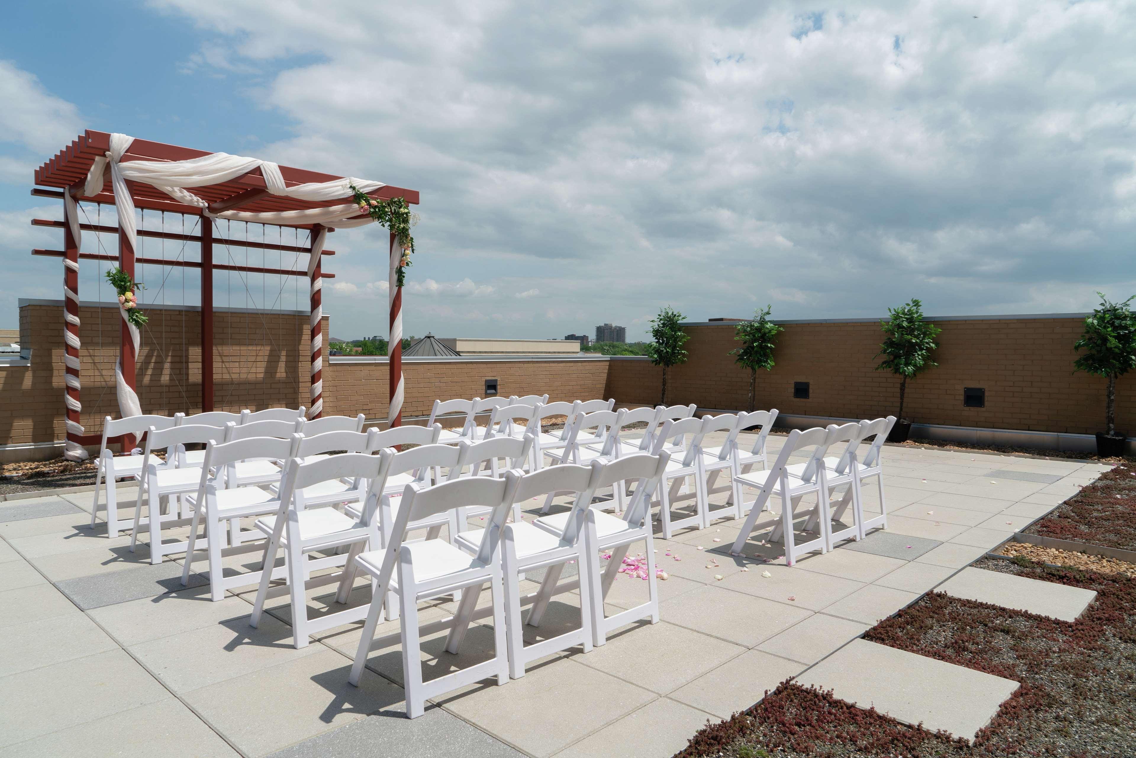 Hilton Garden Inn Alexandria Old Town National Harbor Exterior foto
