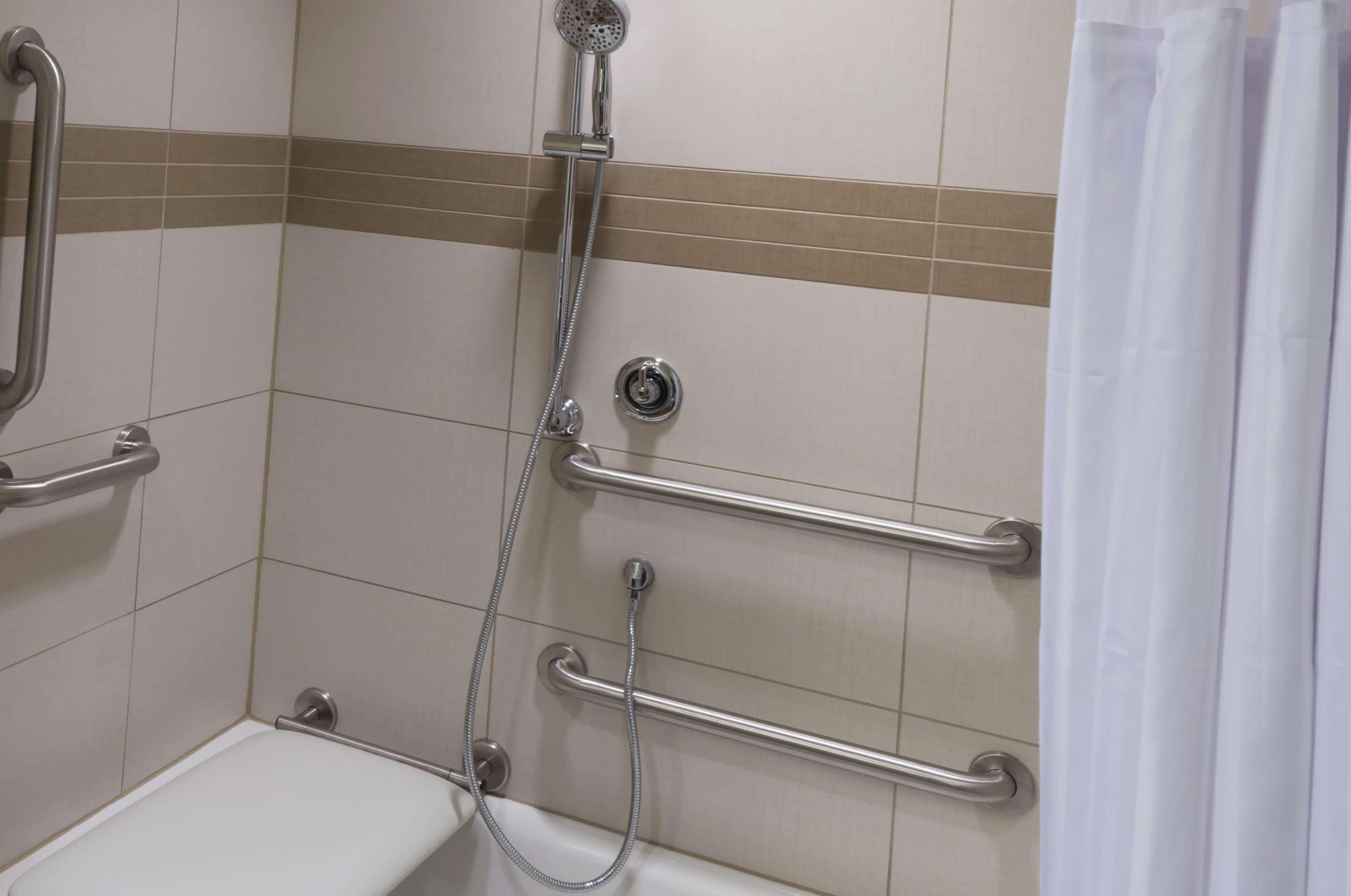 Hilton Garden Inn Alexandria Old Town National Harbor Exterior foto