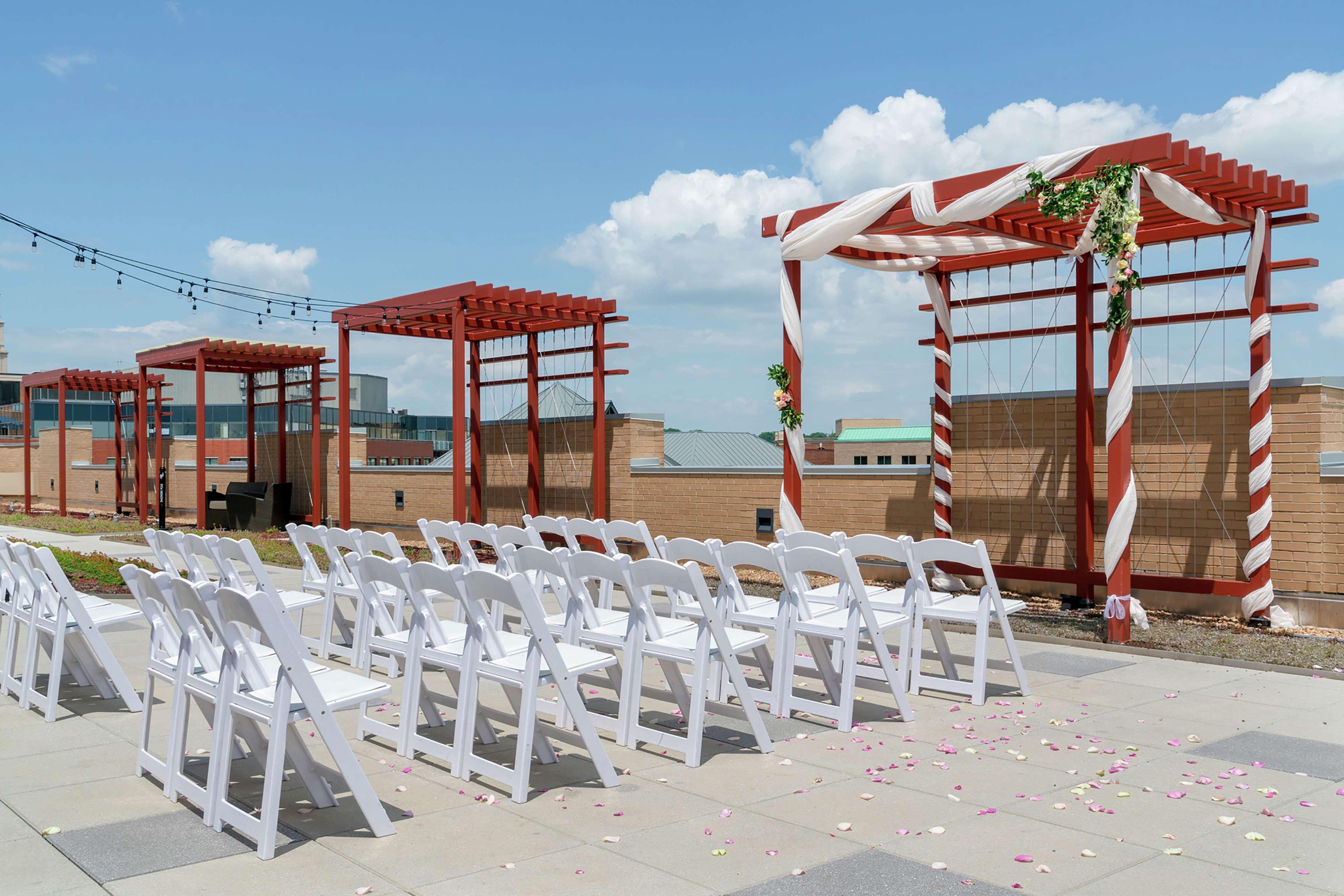 Hilton Garden Inn Alexandria Old Town National Harbor Exterior foto
